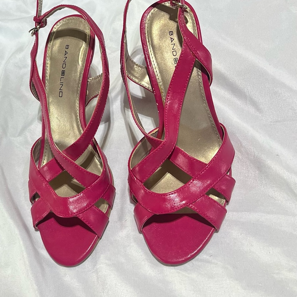 Bandolino Women's Pink Strappy Sandals